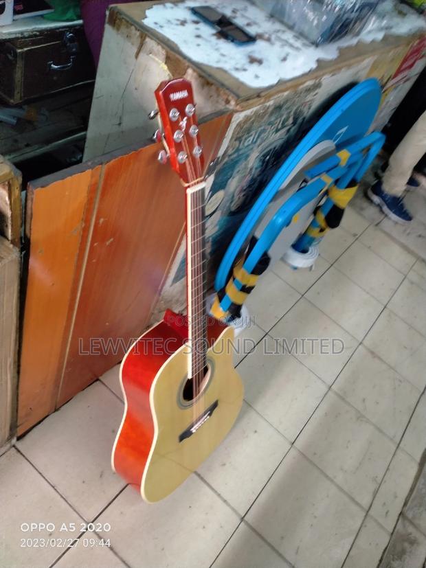 Yamaha Acoustic Big Guitar - main view