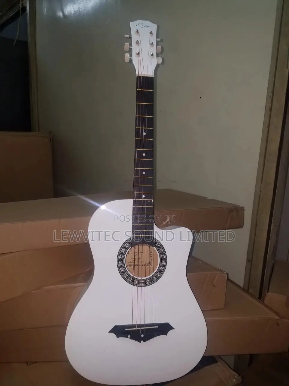 Acoustic White Guitar 38