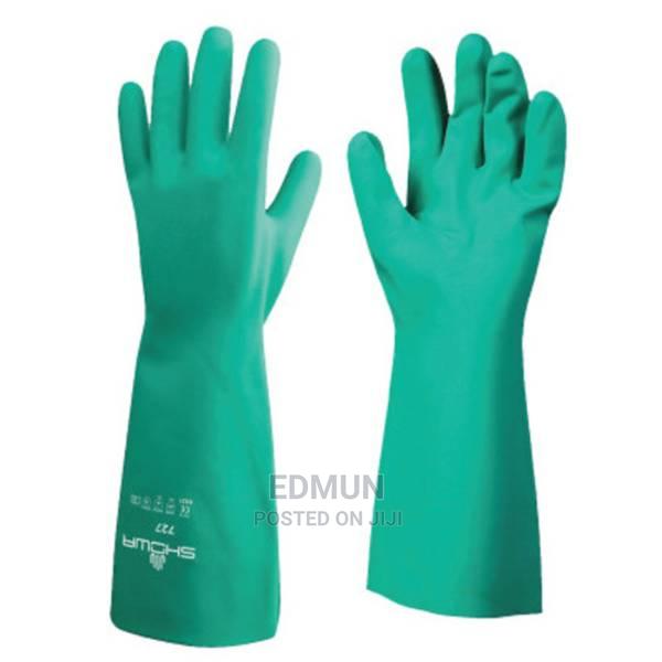 Industrial Nitrile Gloves - thumbnail 2