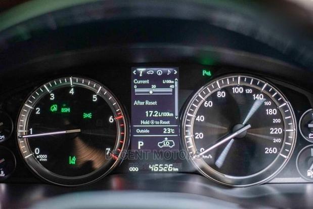 Lexus LX 570 AWD 2016 Gray - thumbnail 7
