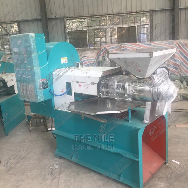 Small Walnut Peanut Commercial Screw Oil Press - main view