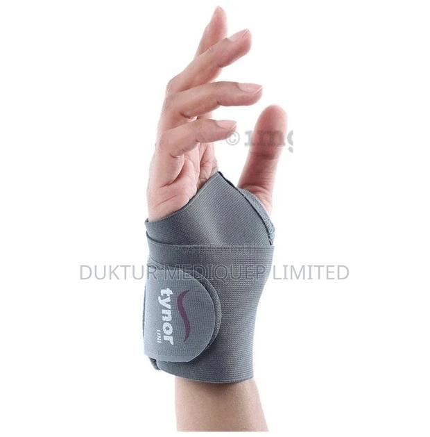 Tynor E-06 Wrist Brace With Thumb Universal - thumbnail 5