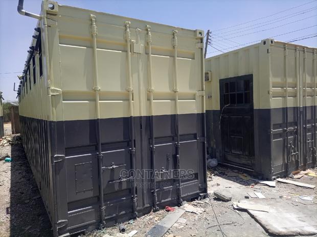 40ft Shipping Containers Toilets - main view