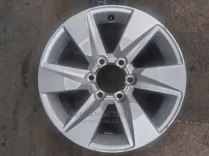 Original Rim Size 17 Inch for Landcruiser Prado.