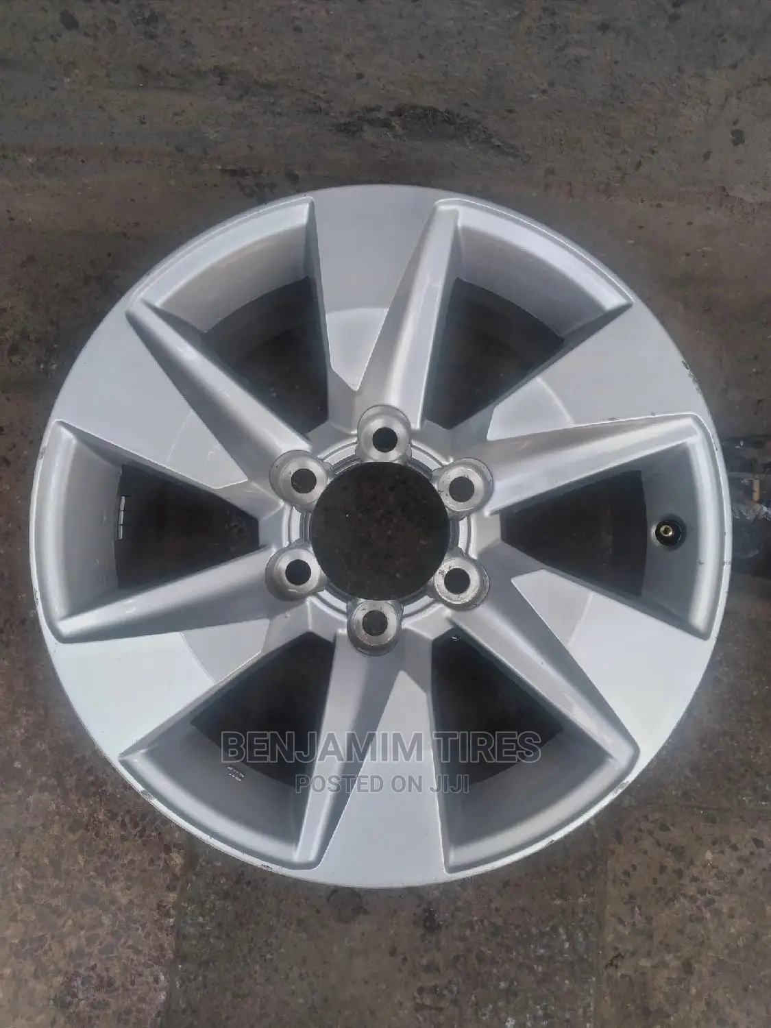 Original Rim Size 17 Inch for Landcruiser Prado.
