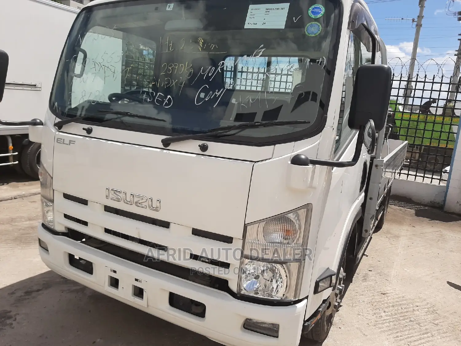 Isuzu ELF Truck 2016 White