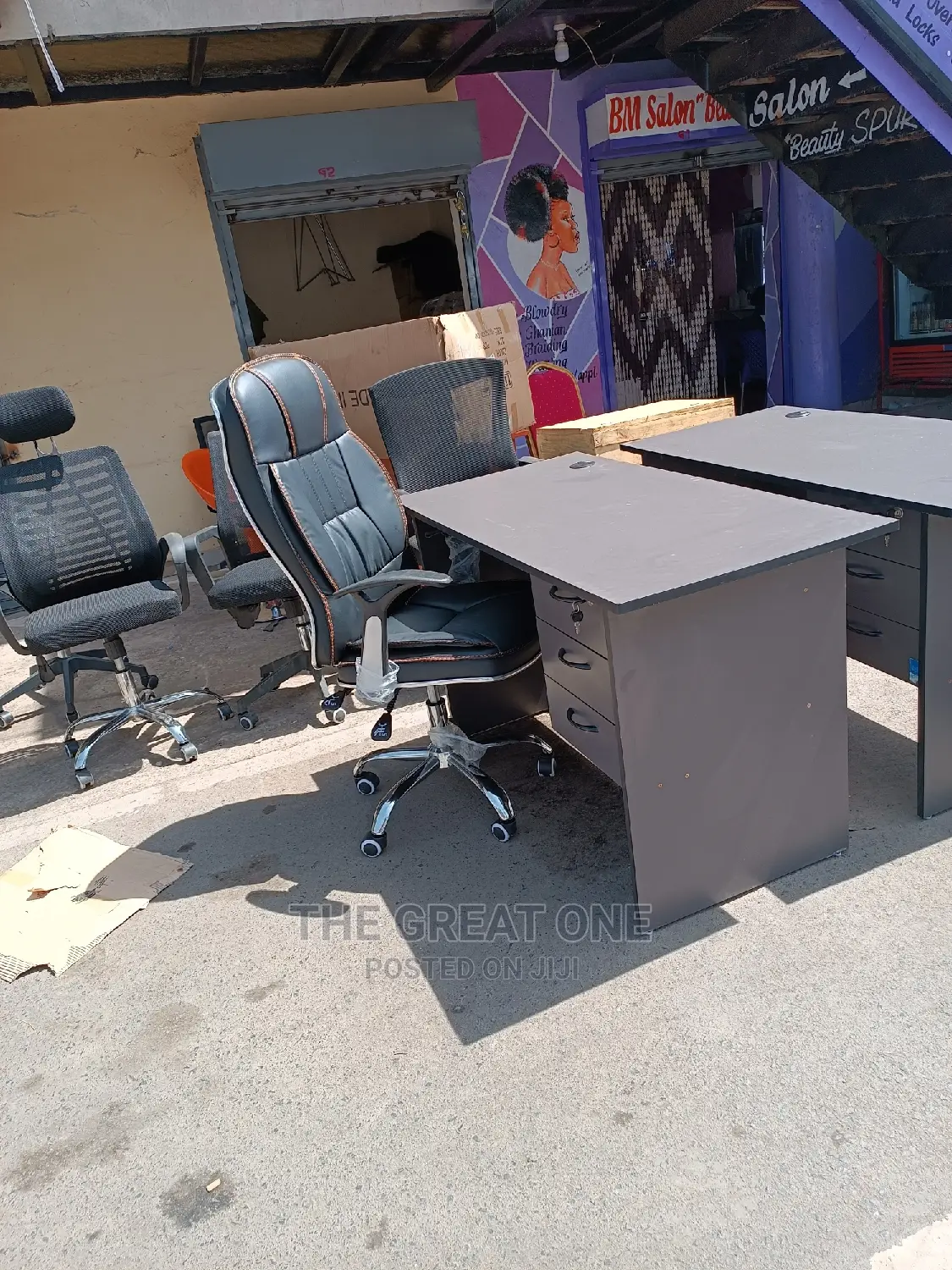 Office Desk and Chair (News Arrived)