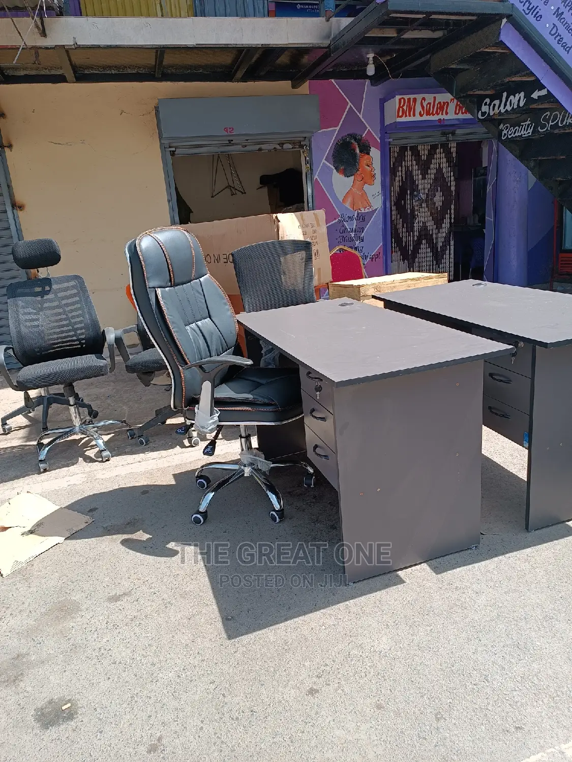 Office Desk and Chair (News Arrived)