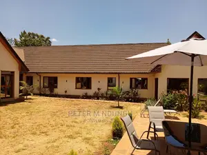 8bdrm Maisonette in Ridgeways for sale
