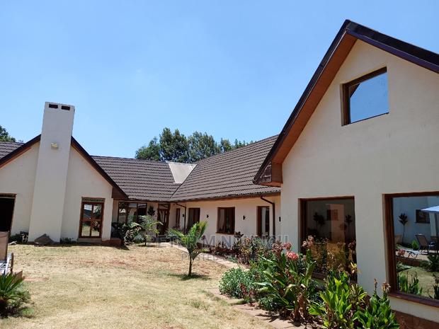 8bdrm Maisonette in Ridgeways for sale - thumbnail 4