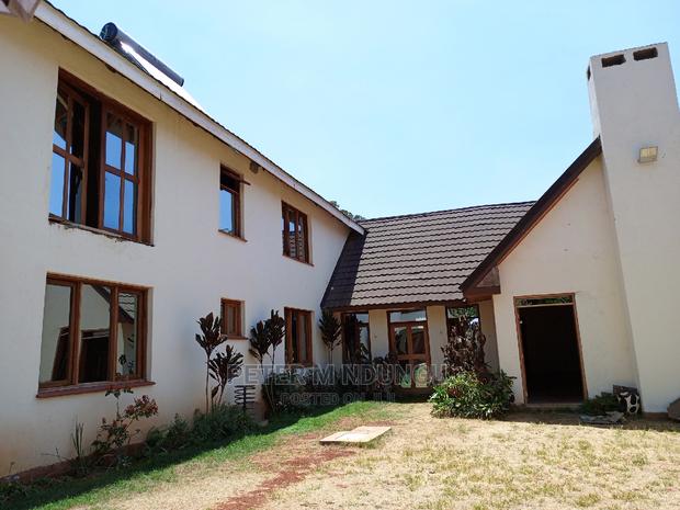 8bdrm Maisonette in Ridgeways for sale - thumbnail 2