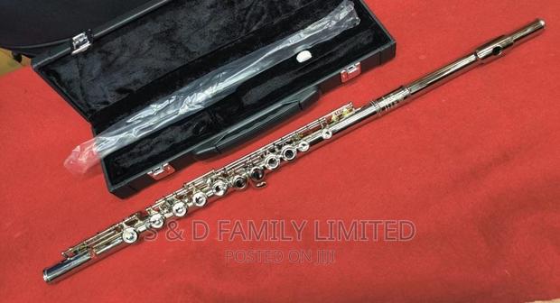 Yamaha Proffessional Flute - thumbnail 3