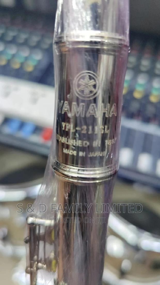 Yamaha Proffessional Flute - main view