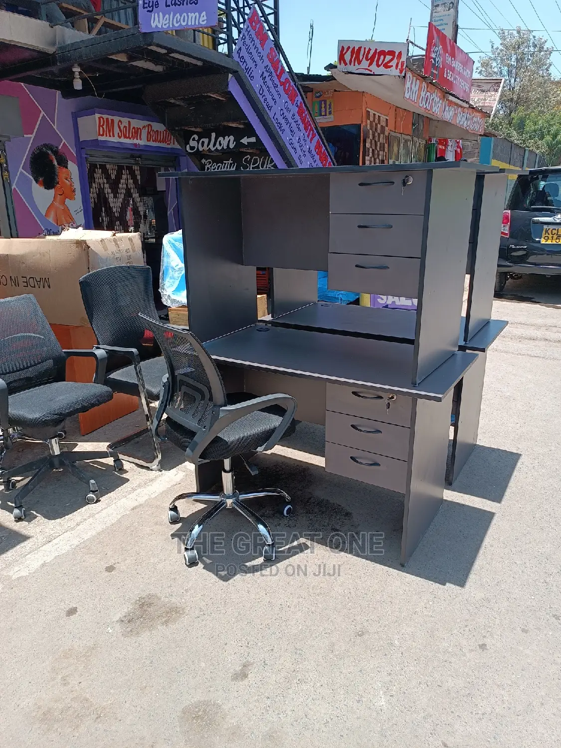 Office Desk: Desk 0.9m