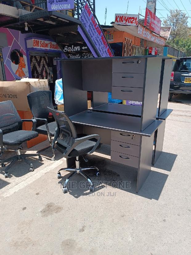 Office Desk: Desk 0.9m