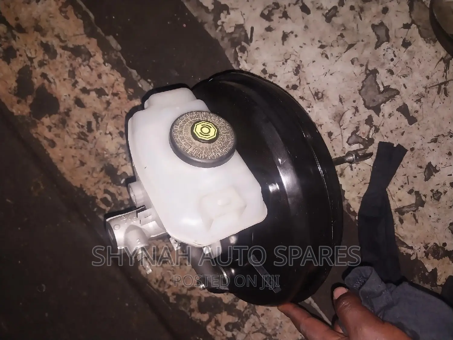 Brake Master Cylinder and Booster Toyota 9l