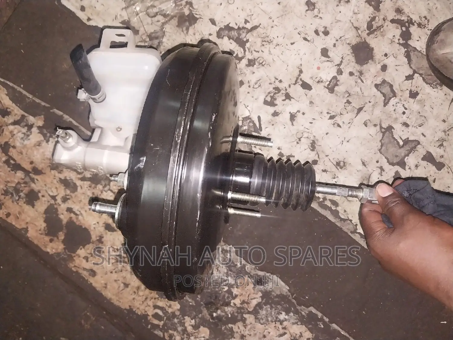 Brake Master Cylinder and Booster Toyota 9l