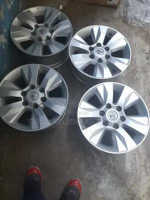 Original Land Cruiser Prado Latest 17 Inch Rims Set