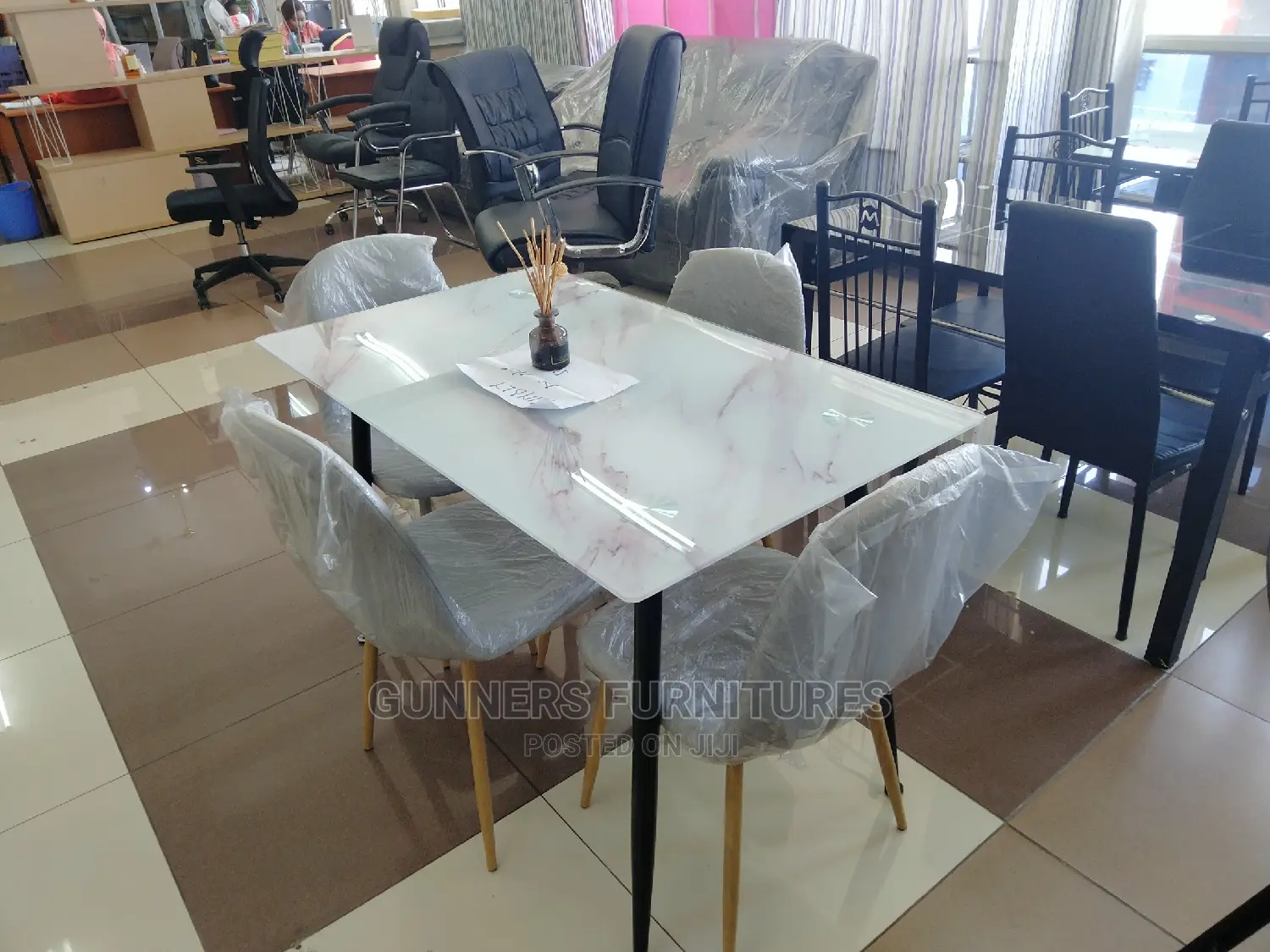4 Seaters Dining Tables.