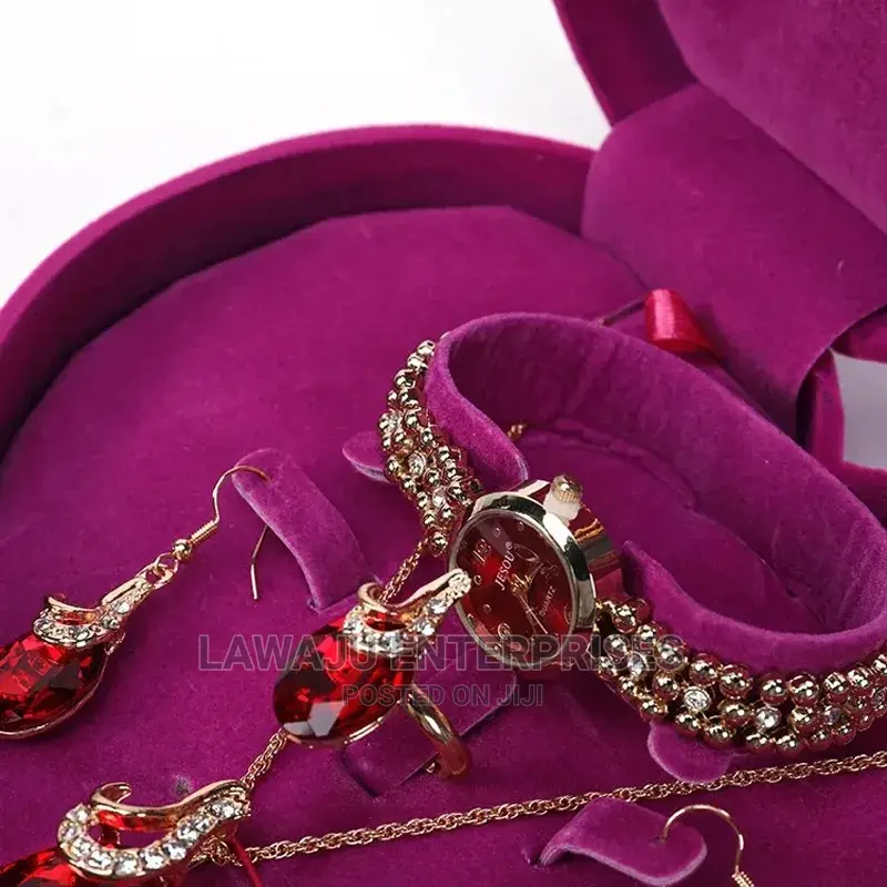 Nicely Velvet Wrapped Gift Set for Women