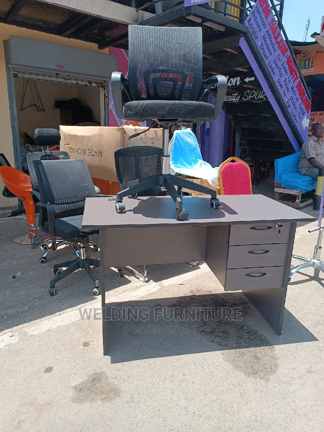 Office Desks/Chair