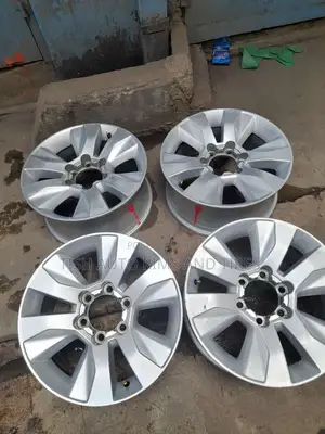 Land Cruiser Prado Latest 17 Inch Rims Set