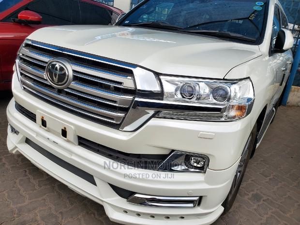 Toyota Land Cruiser 2017 Off White