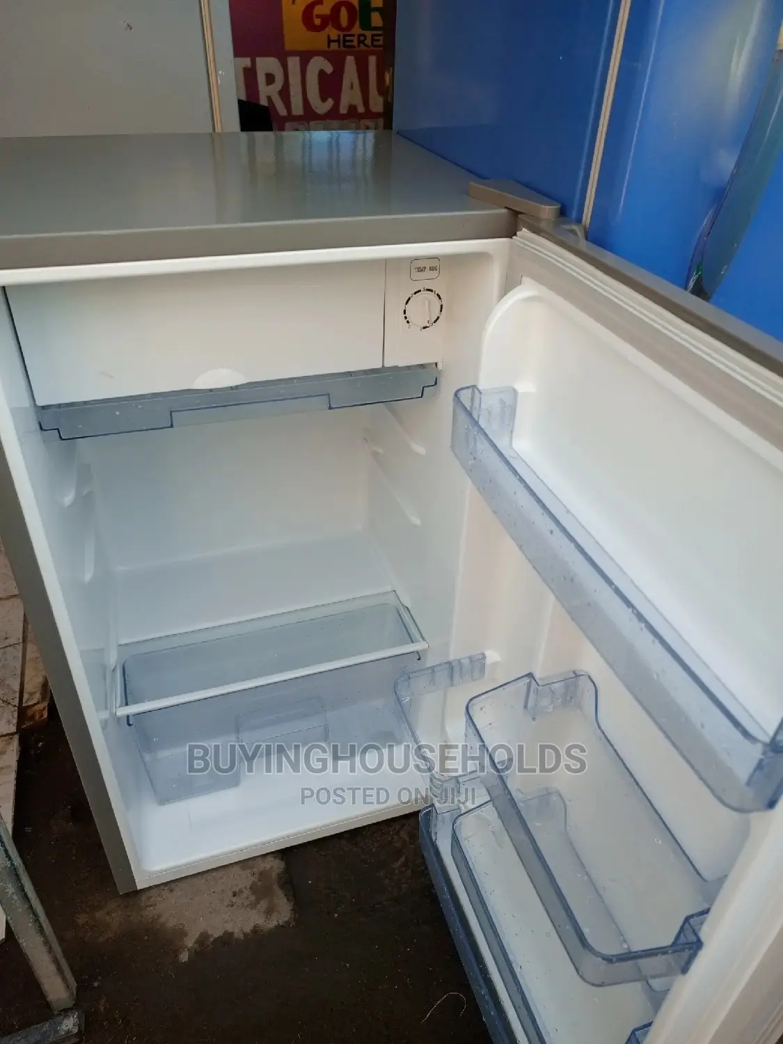 Hisense 90L Fridge