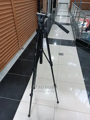 Yunteng VCT 880 Portable Tripod Stand