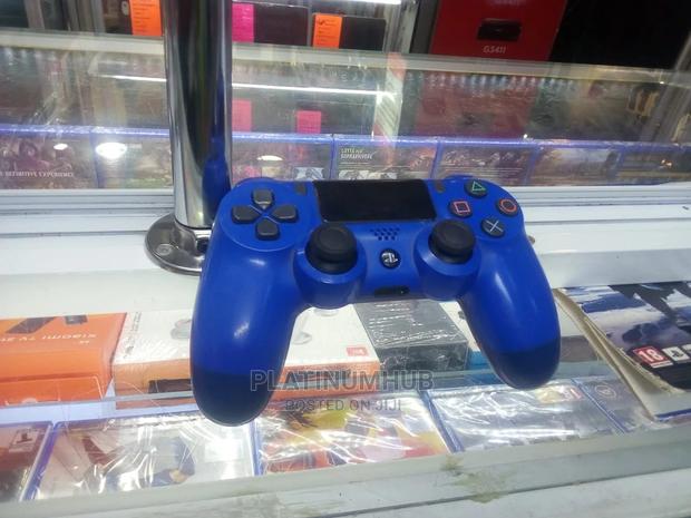 Playstation 4 Controller - main view