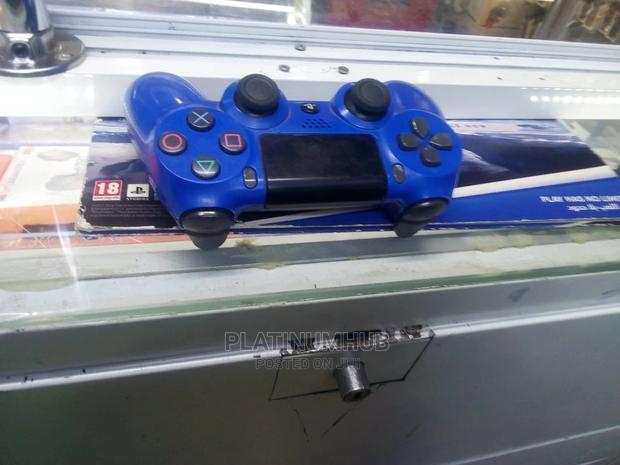 Playstation 4 Controller - thumbnail 3