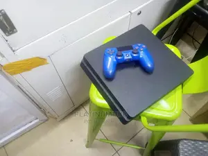Black Playstation 4 Slim