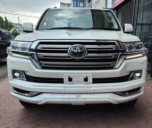 Toyota Land Cruiser 4.6 V8 ZX 2017 White