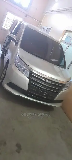Toyota Noah 2014 Silver