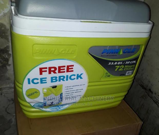 Cooler Box 32litres(Free Ice Brick) - main view