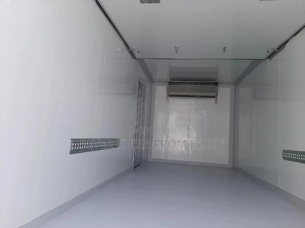 Isuzu FRR Refrigerated Body - thumbnail 2
