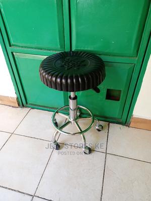 Comfortable Black Round Pedicure Stool - thumbnail 2
