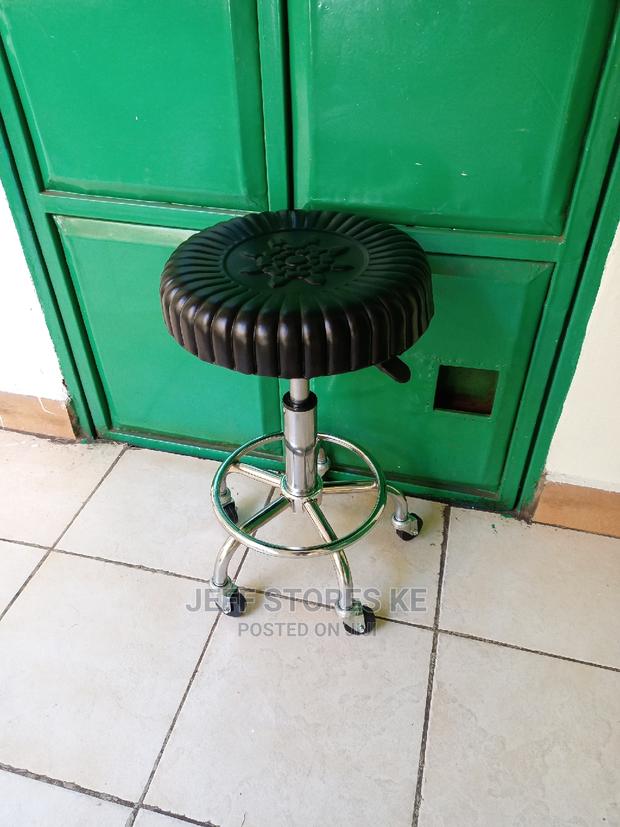 Comfortable Black Round Pedicure Stool - main view