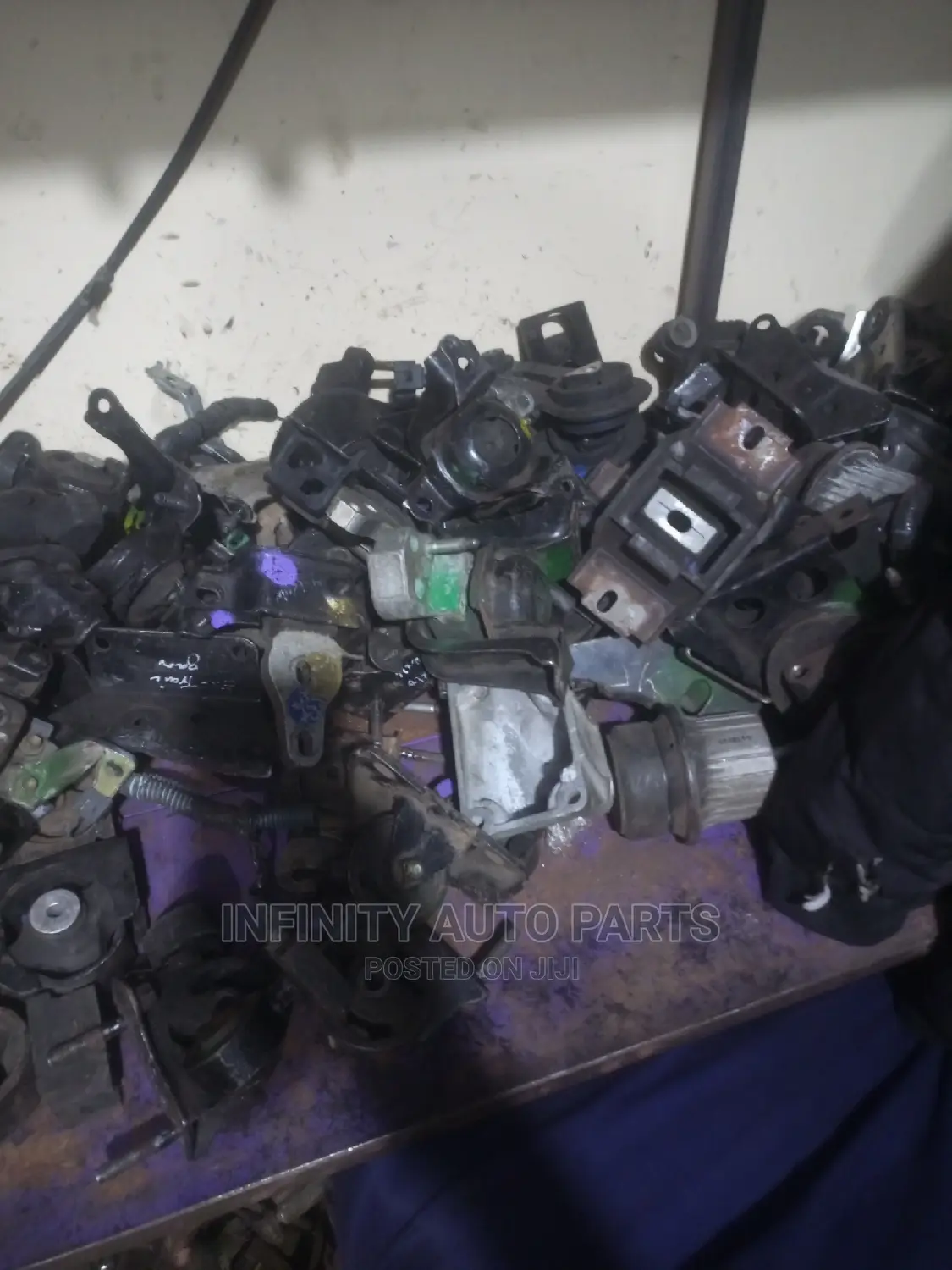 Toyota Engine Mount and Gear Box Mount
