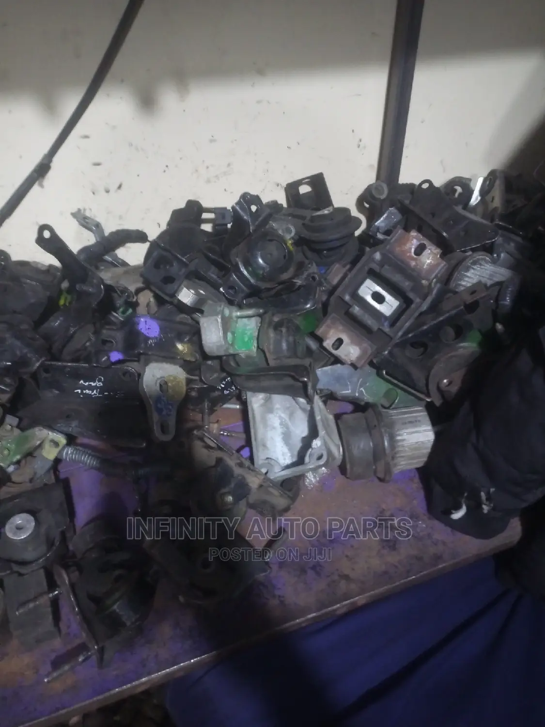 Toyota Engine Mount and Gear Box Mount
