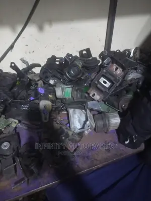 Toyota Engine Mount and Gear Box Mount
