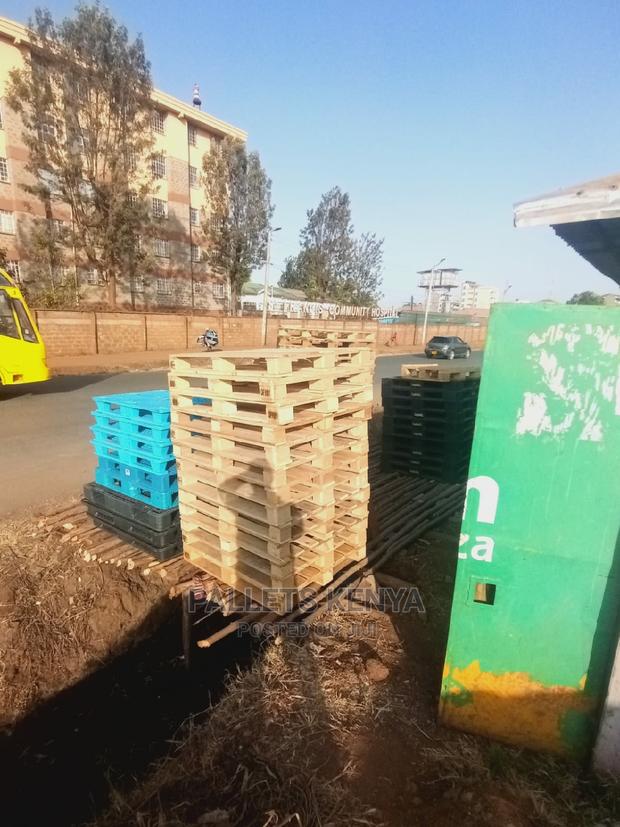 Wood Pallets- 0977
