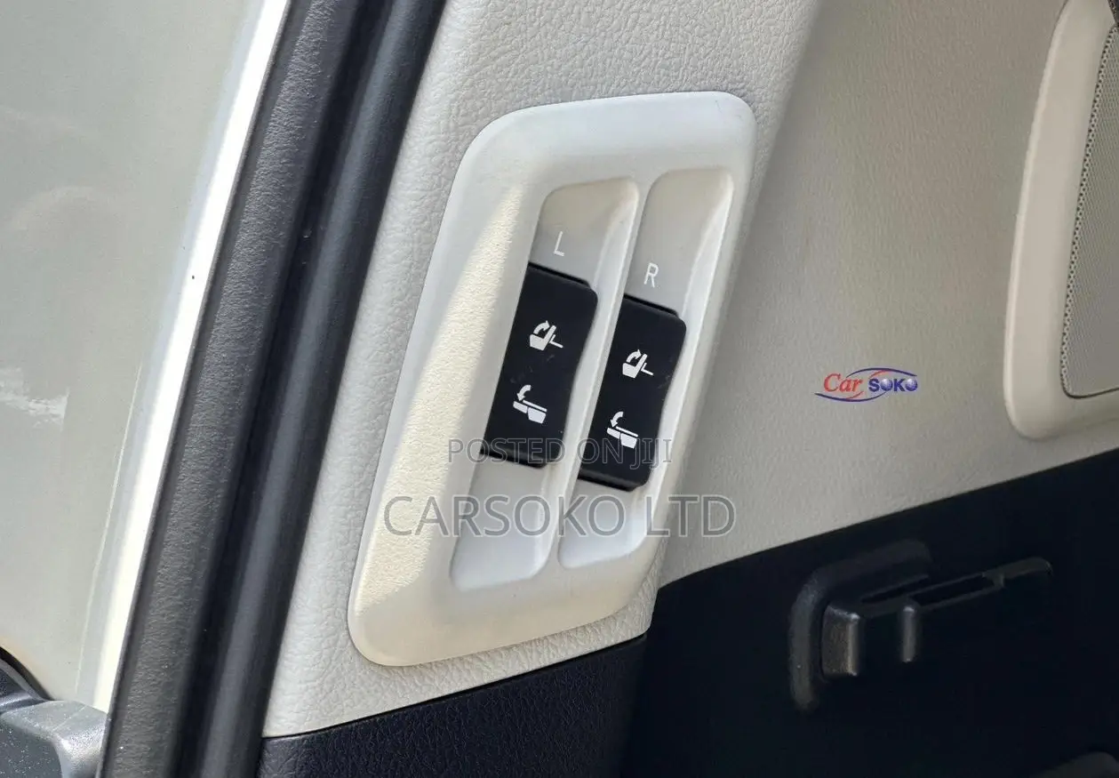 Toyota Land Cruiser Prado 2018 White