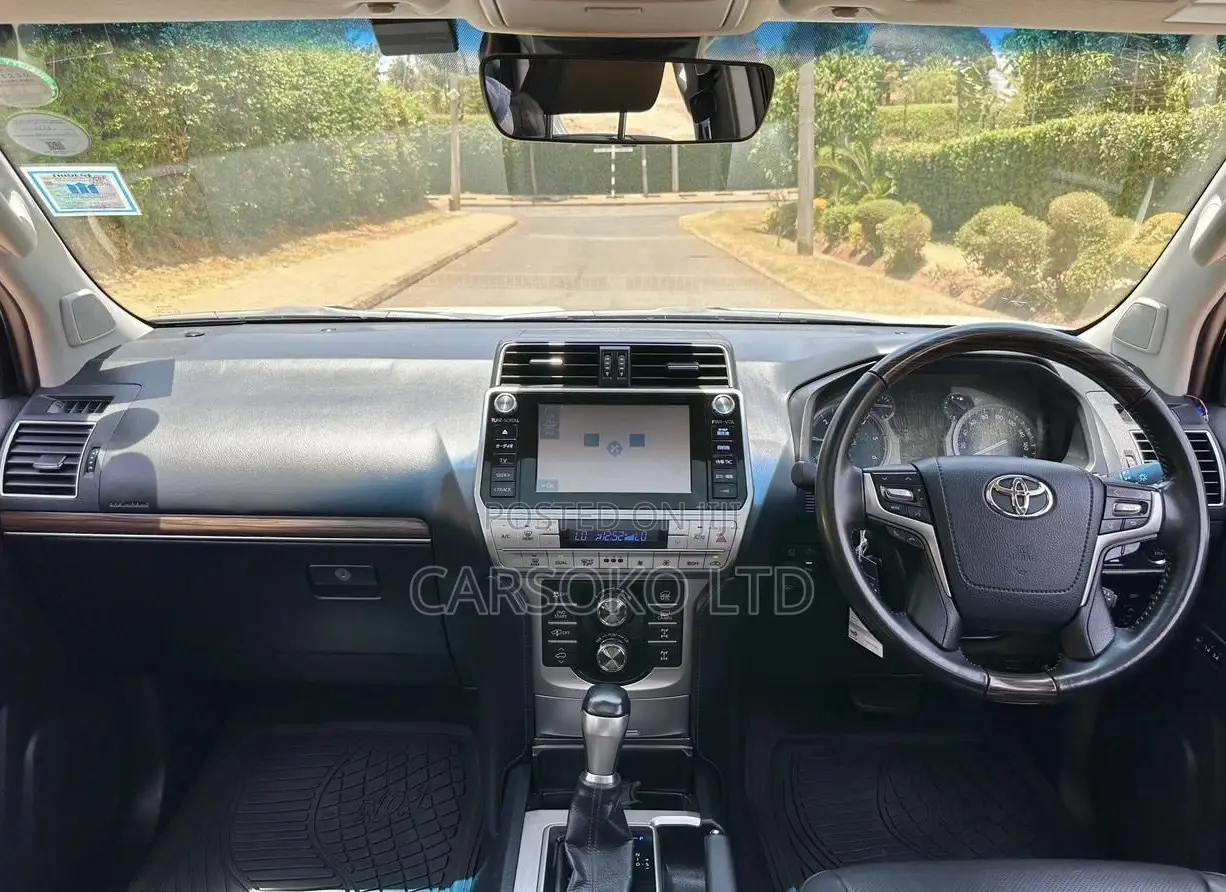 Toyota Land Cruiser Prado 2018 White