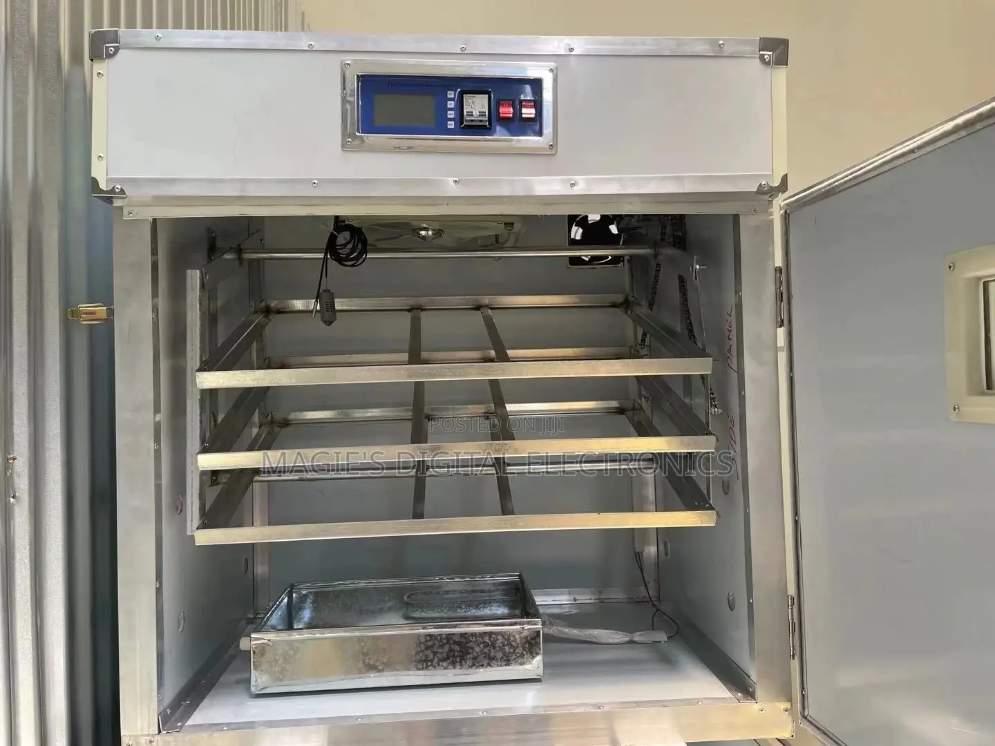 Eggs Incubator