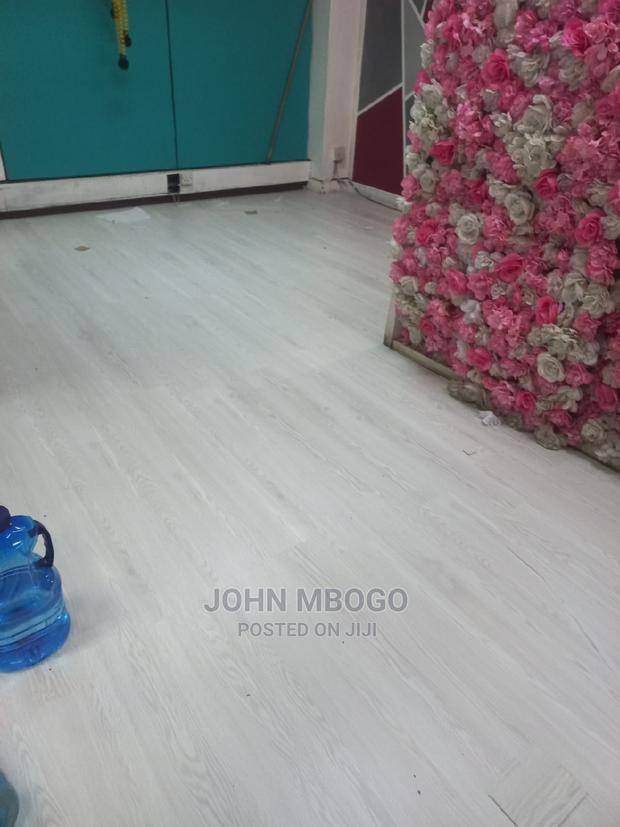 Classic Laminate Floor - thumbnail 4