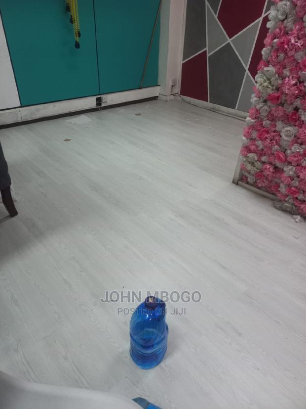 Classic Laminate Floor - thumbnail 5
