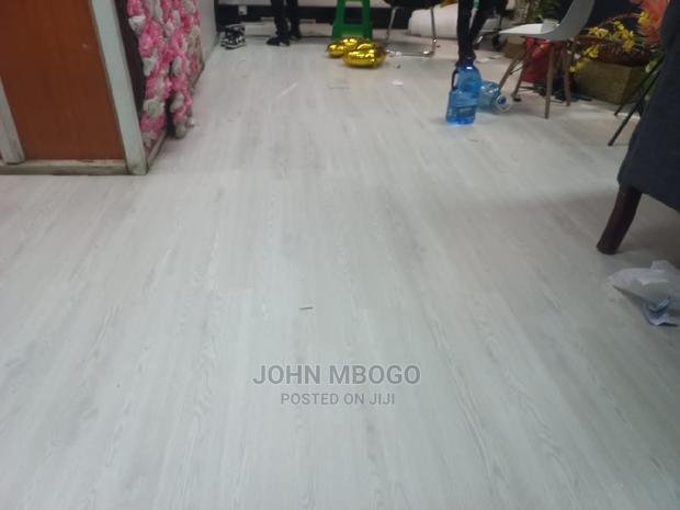 Classic Laminate Floor - thumbnail 2
