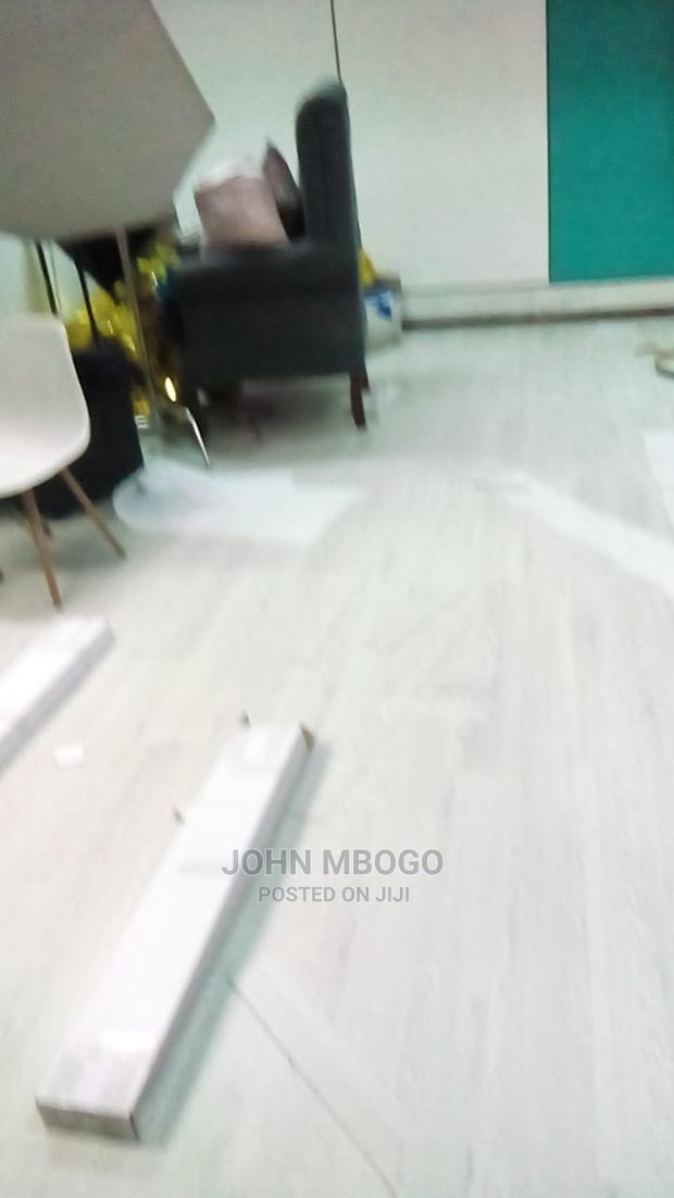 Classic Laminate Floor - thumbnail 8