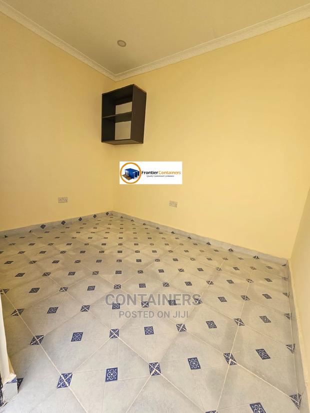 40ft Shipping Container Office. - thumbnail 4